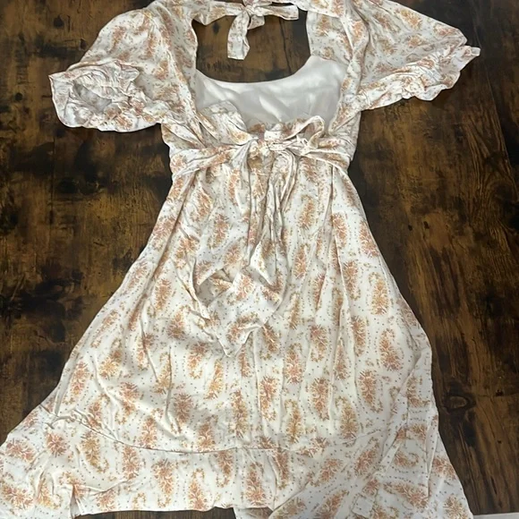 Altar’d State - Floral Dress with Accent sleeves- Size M Beige/Neutrals - Picture 3 of 5
